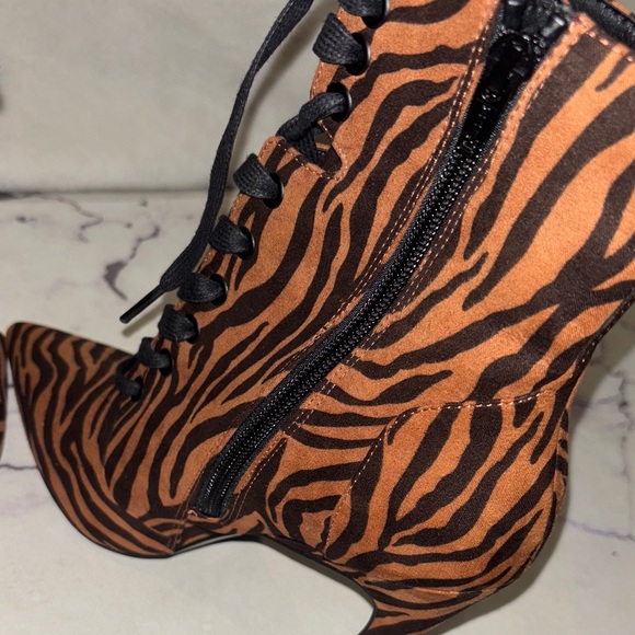 Zebra Print Lace-Up Ankle Boots - Picture 8 of 9